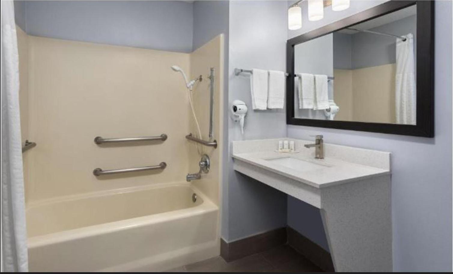 מלון Baymont By Wyndham Brunswick Ga מראה חיצוני תמונה